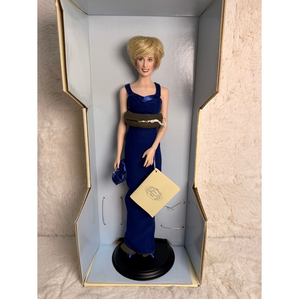 Franklin Mint Diana Princess of Wales Portrait Doll Navy Blue‎ Gown 17.5 inch